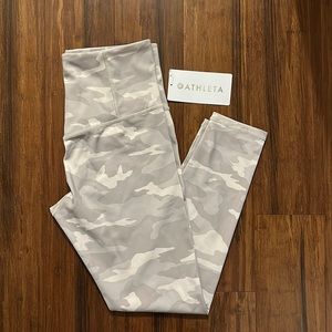 NWT Athleta elation camo 7/8 tight. Size small